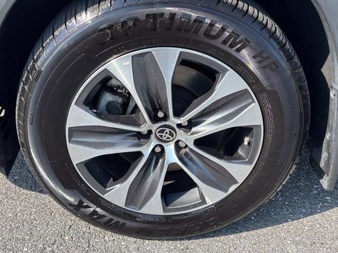 Certified 2024 Toyota Highlander XLE FWD image 51