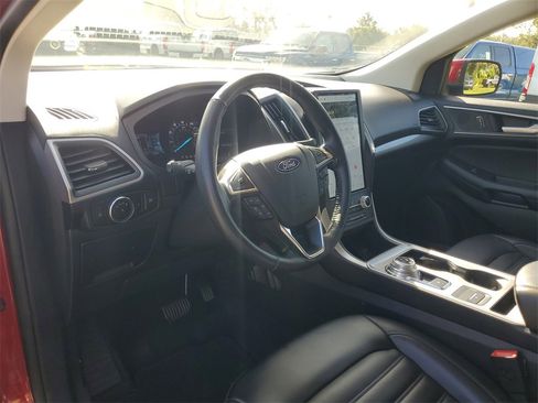 Used 2024 Ford Edge SEL image 13