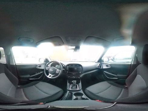 Used 2025 Kia Soul LX w/ LX Technology Package image 42