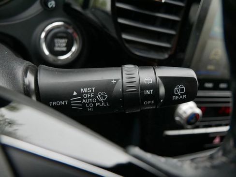 Used 2020 Mitsubishi Outlander SE AWD/4WD image 21