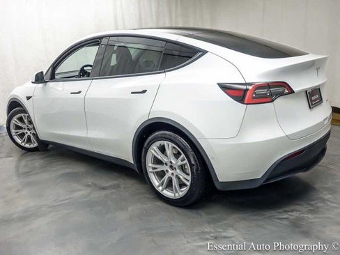 Used 2021 Tesla Model Y Long Range AWD/4WD image 7