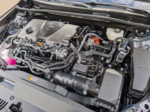 Used 2025 Toyota Camry SE image 20