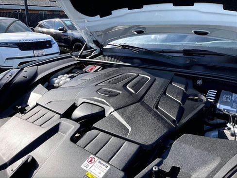 Used 2024 Porsche Cayenne AWD/4WD image 34