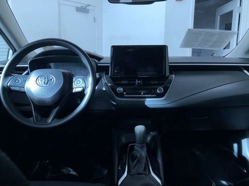 Certified 2025 Toyota Corolla LE image 17