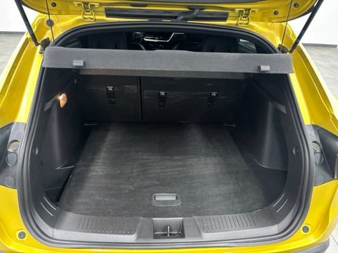 Used 2024 Chevrolet Trax RS w/ Sunroof Package FWD image 9