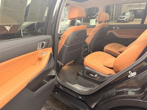 Certified 2022 BMW X7 xDrive40i w/ Executive Package image 19