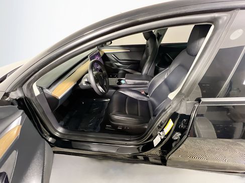Used 2023 Tesla Model 3 Standard Range image 15