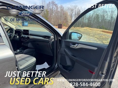 Used 2020 Ford Escape SE image 14