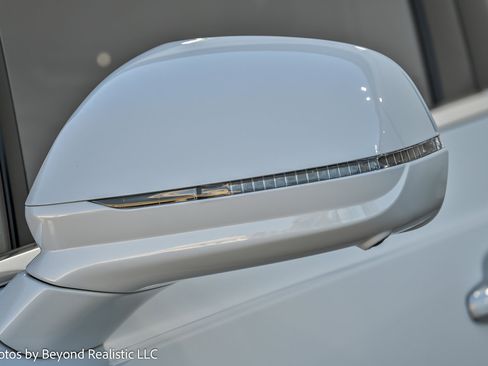 Used 2024 Bentley Bentayga image 14