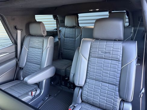Used 2025 Cadillac Escalade V image 18