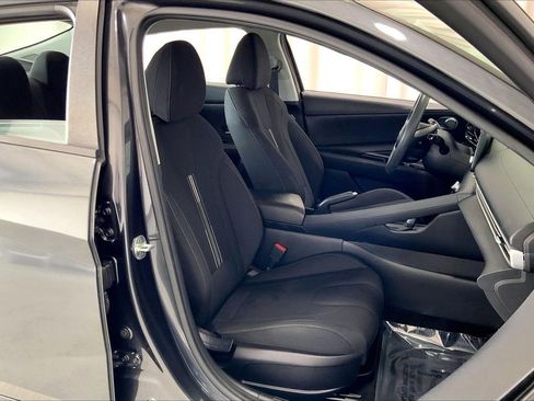 Used 2021 Hyundai Elantra SEL FWD image 6