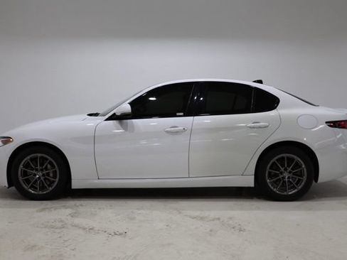 Used 2019 Alfa Romeo Giulia AWD w/ Cold Weather Package image 4