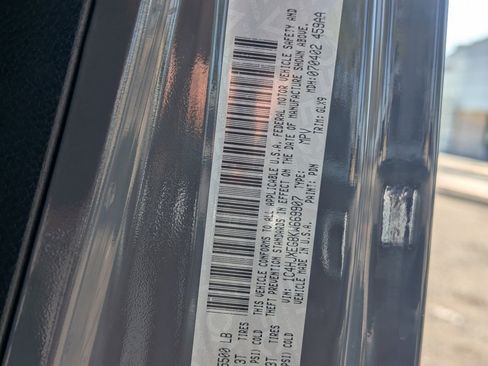 Used 2019 Jeep Wrangler Unlimited Sahara image 30