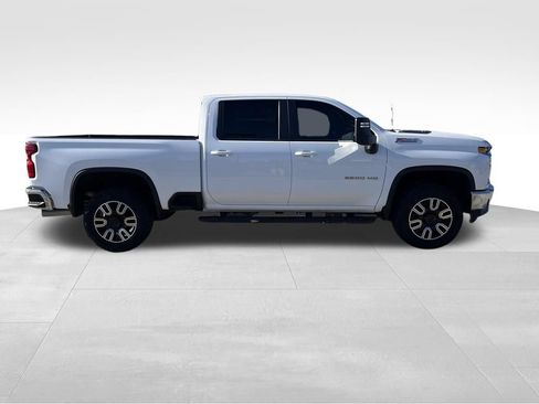 Used 2022 Chevrolet Silverado 2500 LT w/ Convenience Package AWD/4WD image 7