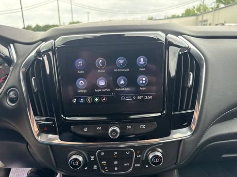 Used 2023 Chevrolet Traverse LT FWD image 15