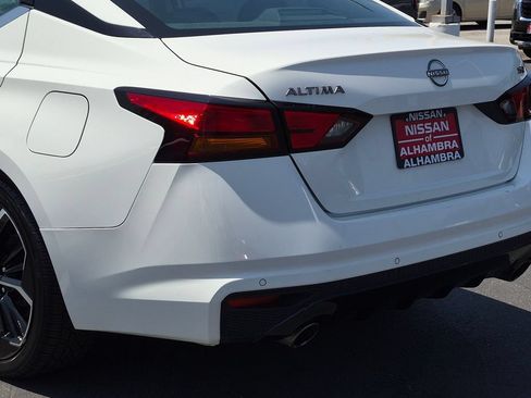 Certified 2024 Nissan Altima 2.5 SR FWD image 10