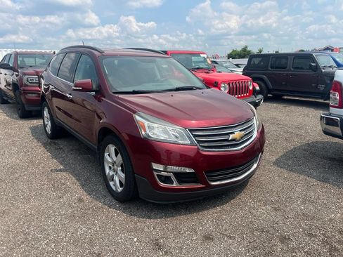 Used 2017 Chevrolet Traverse LT w/ Traveler's Package FWD image 23