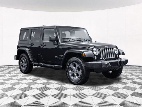 Used 2018 Jeep Wrangler Unlimited Sahara image 15