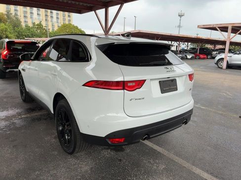 Used 2020 Jaguar F-PACE Prestige image 3
