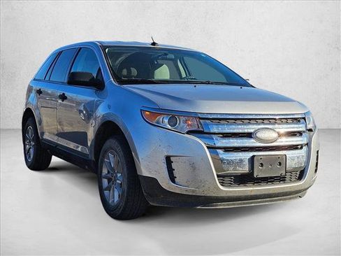 Used 2013 Ford Edge SE image 3