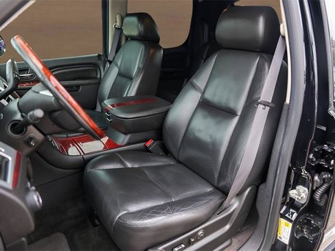 Used 2011 Cadillac Escalade EXT Luxury image 7