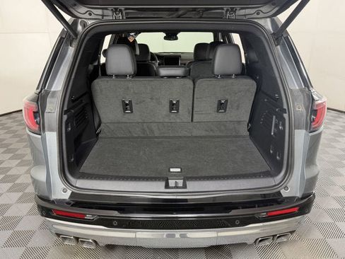 Certified 2025 GMC Acadia Denali FWD image 8