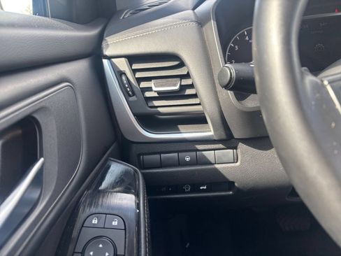 Used 2025 Nissan Rogue SV AWD/4WD image 35