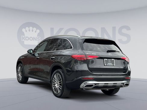 Certified 2025 Mercedes-Benz GLC 300 4MATIC image 4