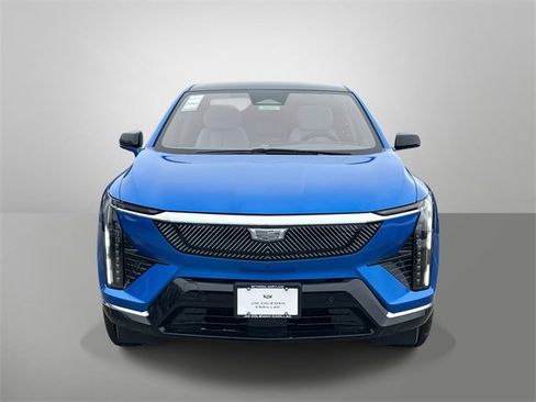 New 2026 Cadillac Optiq Luxury 2 image 12