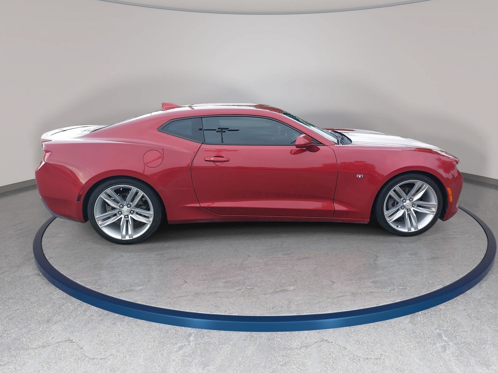 Used 2018 Chevrolet Camaro LT w/ RS Package RWD image 4