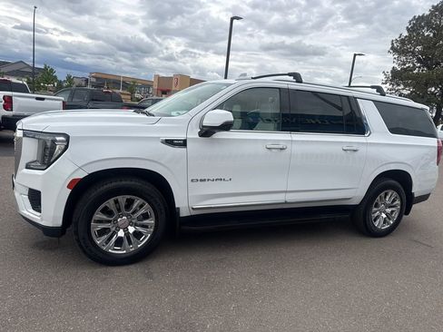 Used 2022 GMC Yukon XL Denali w/ Advanced Technology Package AWD/4WD image 2