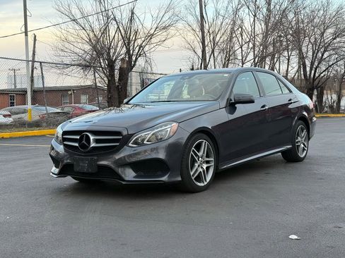 Used 2015 Mercedes-Benz E 350 4MATIC Sedan image 4