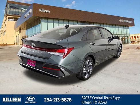 Used 2025 Hyundai Elantra Sport FWD image 9