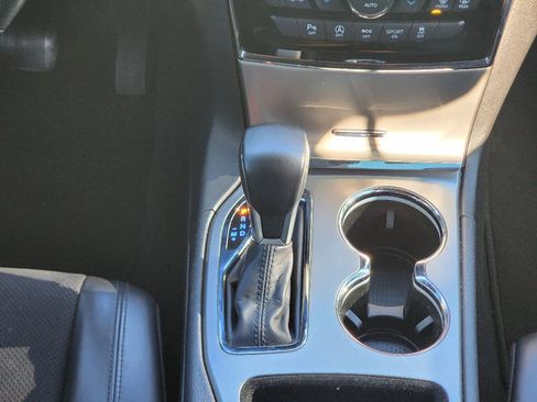 Certified 2021 Jeep Grand Cherokee Laredo X image 16