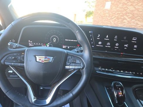 Used 2024 Cadillac Escalade Sport Platinum w/ LPO, ONYX Package image 13