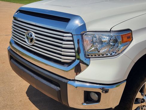 Used 2016 Toyota Tundra Limited w/ Limited Premium Package AWD/4WD image 10