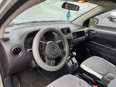 Used 2011 Jeep Compass 2WD image 6
