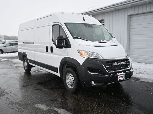 New 2024 RAM ProMaster 3500 w/ Convenience Group image 3