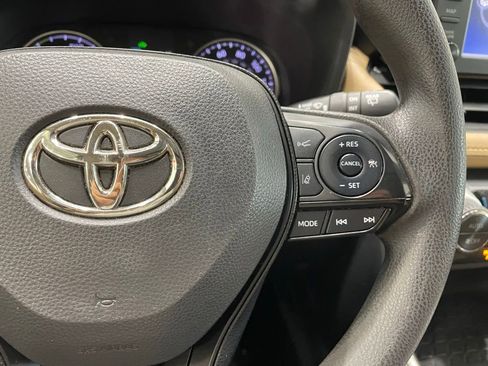 Used 2019 Toyota RAV4 XLE image 22