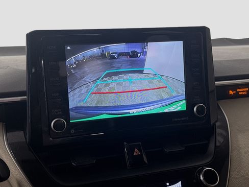 Used 2022 Toyota Corolla LE FWD image 19