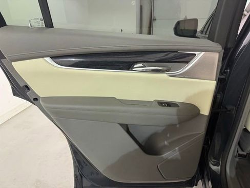Used 2023 Cadillac XT6 Premium Luxury AWD/4WD image 25