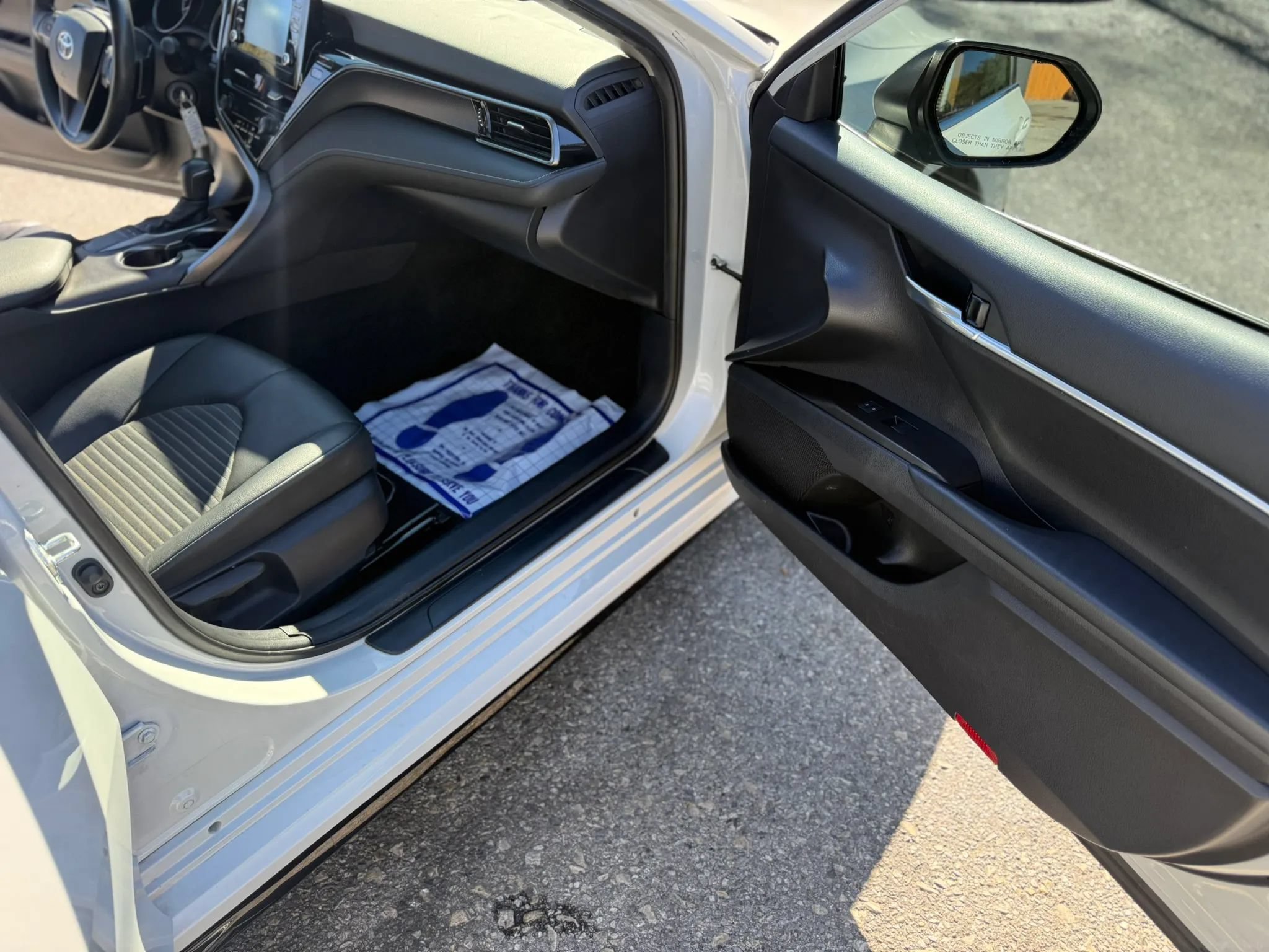 Used 2022 Toyota Camry SE FWD image 28