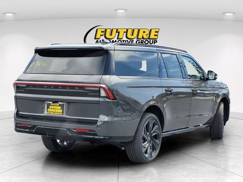 New 2026 Lincoln Navigator L Black Label AWD/4WD image 6