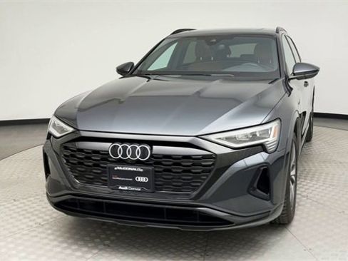 Certified 2024 Audi Q8 e-tron Premium image 7