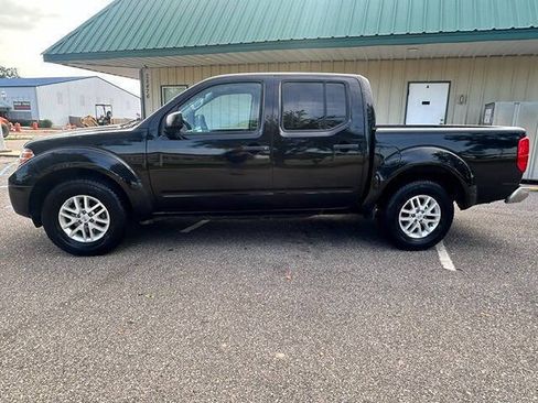 Used 2019 Nissan Frontier SV RWD image 3