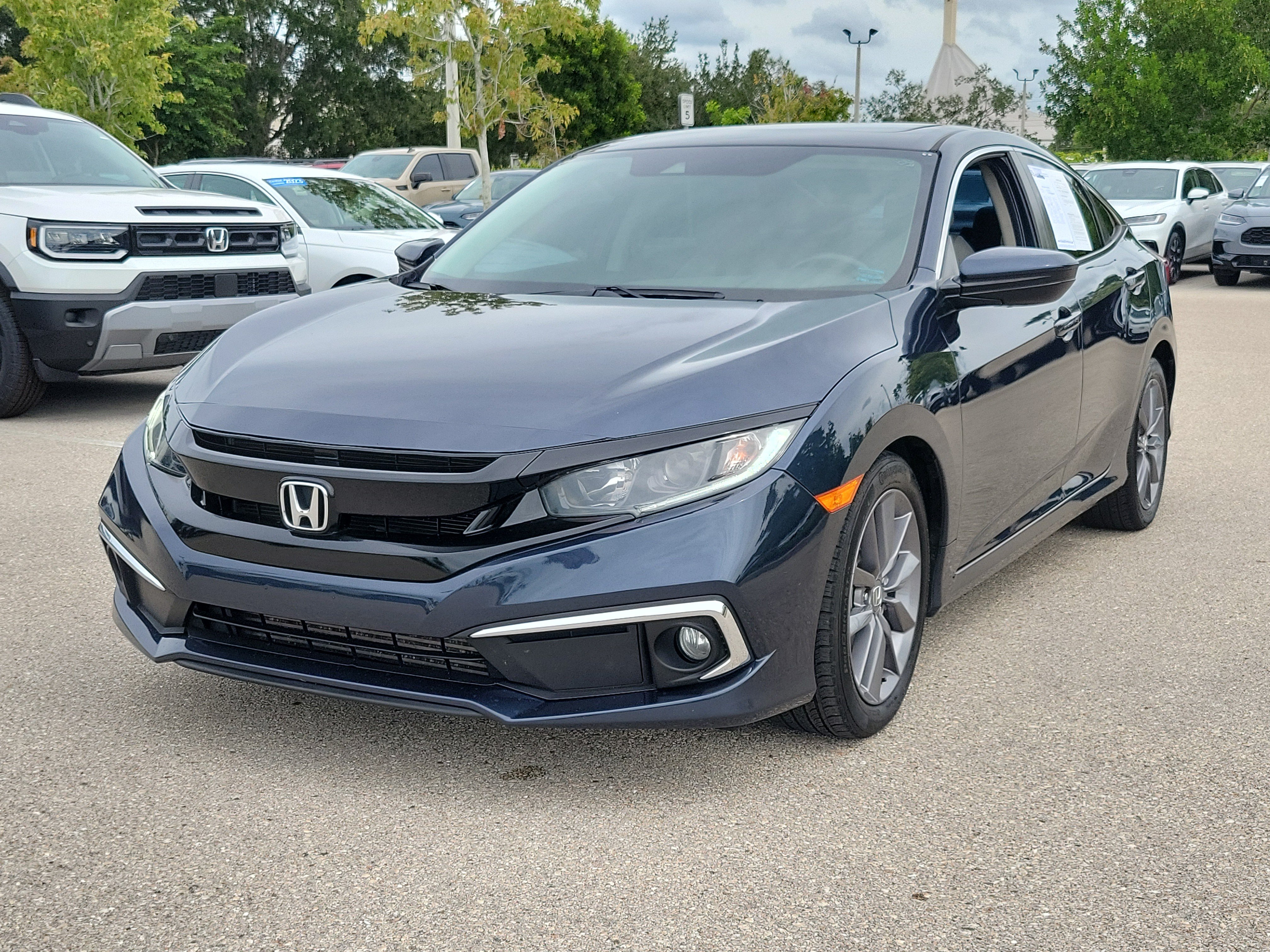Used 2019 Honda Civic EX image 3