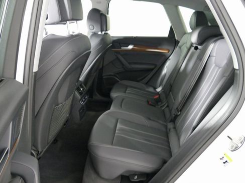 Used 2024 Audi Q5 e Prestige w/ Prestige Package image 32