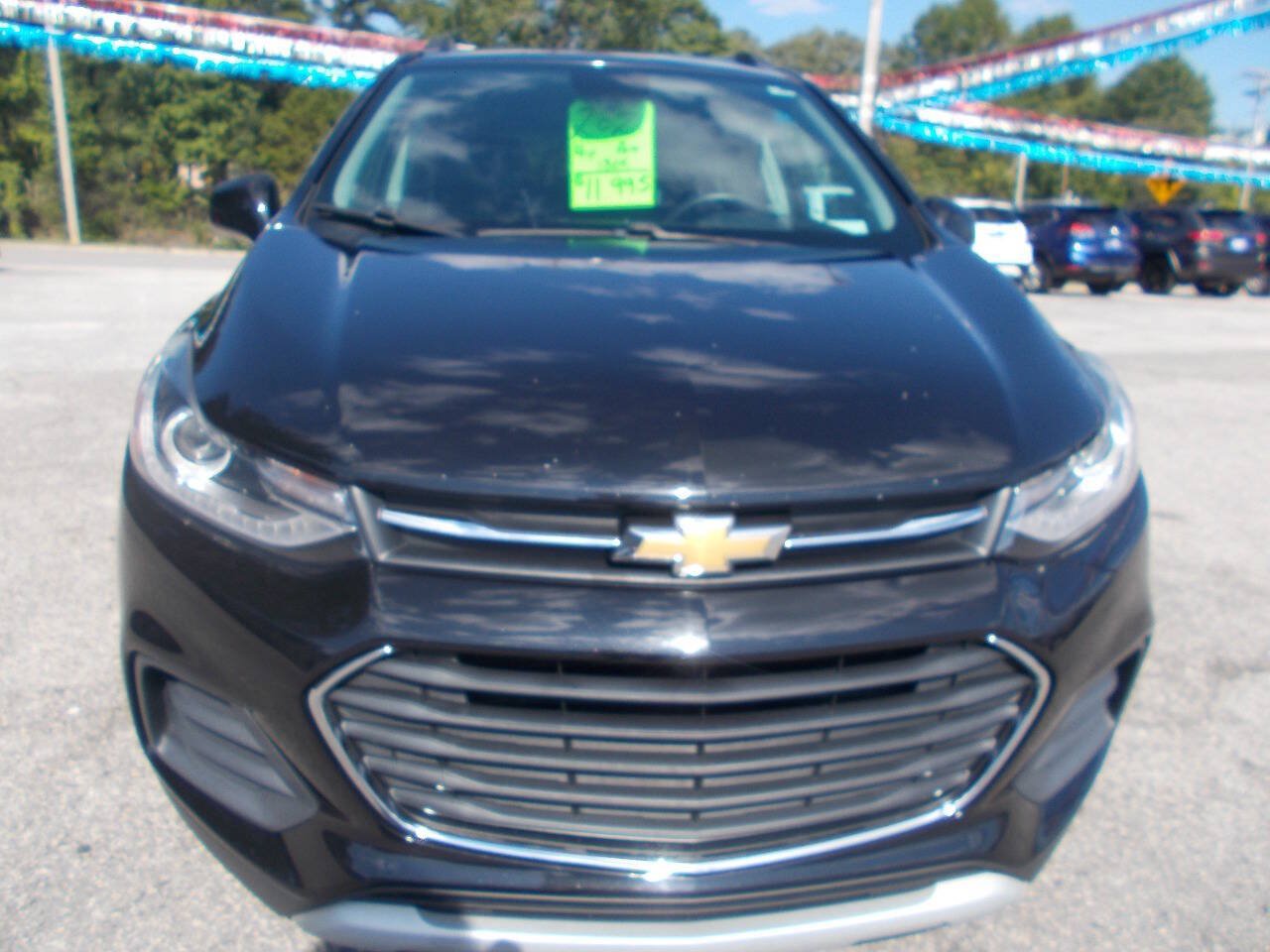 Used 2021 Chevrolet Trax LT w/ Driver Confidence Package FWD image 2