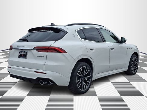 Certified 2025 Maserati Grecale Modena AWD/4WD image 11