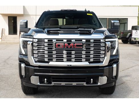 New 2026 GMC Sierra 3500 Denali image 3